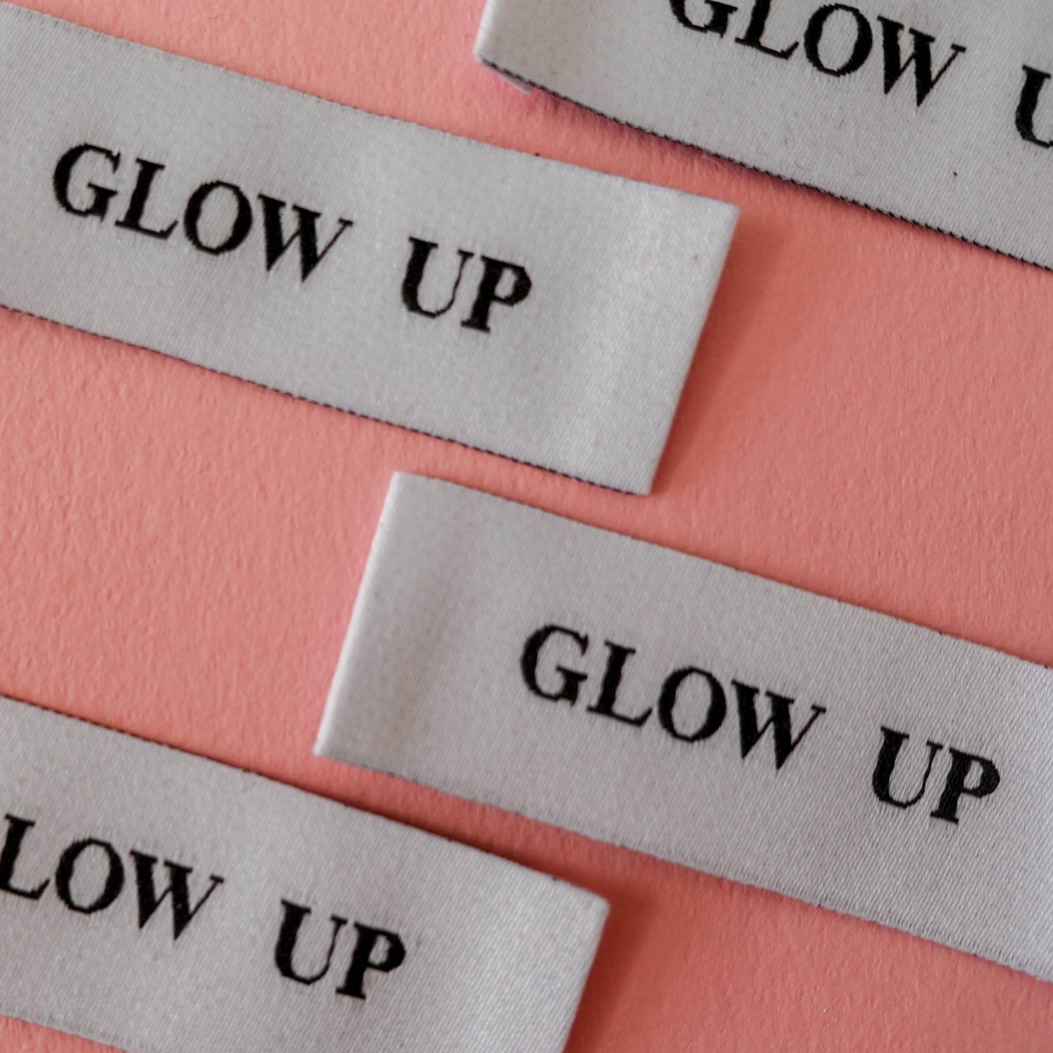 Etiquettes tissées  - Glow Up (lot de 5)